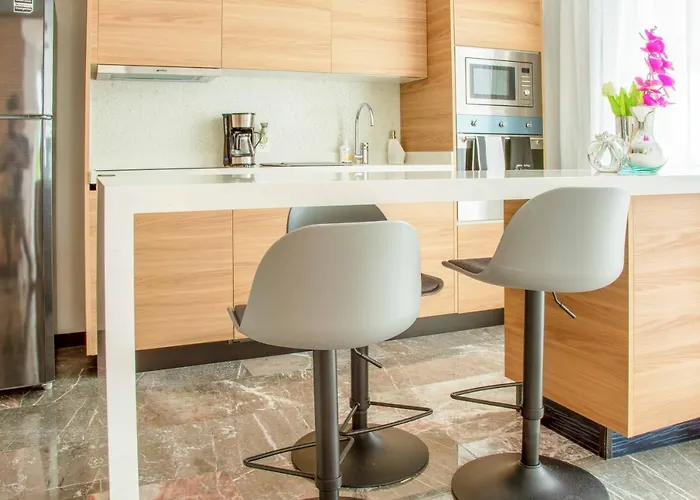 Hostpal In Great View And Location Apartment